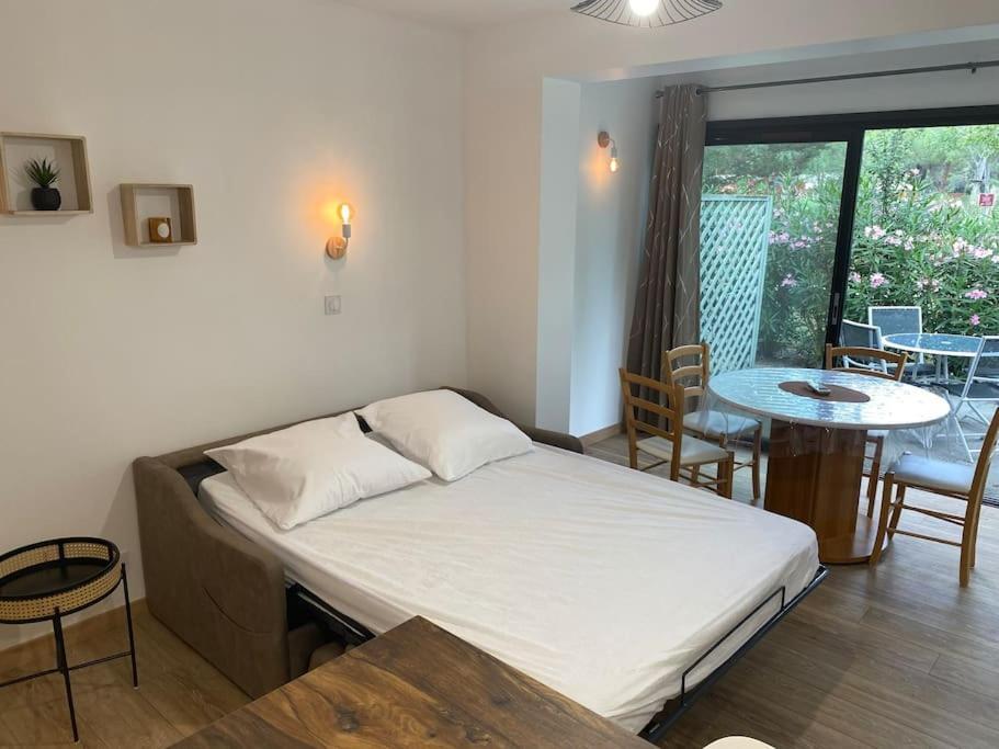 Appartement Residence Vacances Amandier Arles Exterior foto