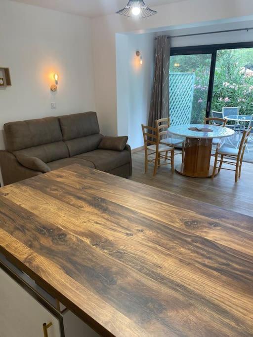 Appartement Residence Vacances Amandier Arles Exterior foto